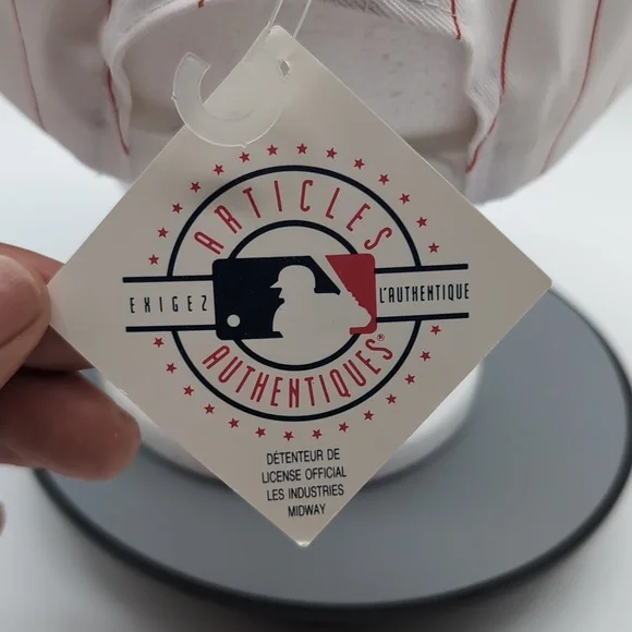 MLB| NWT Vintage MLB Red Cincinnati Reds Sports Cap Snap Back Grey Brim - Picture 9 of 14